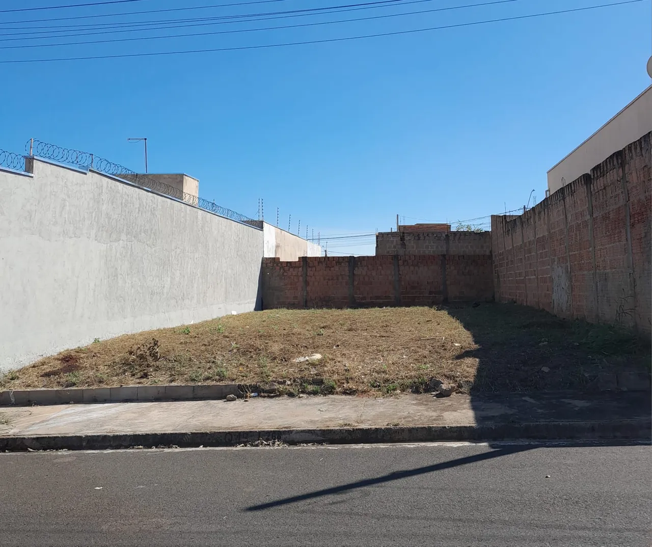 Lote 002 15 268 para venda com 200m² em Jardim Boa Vista II - Araraquara - SP