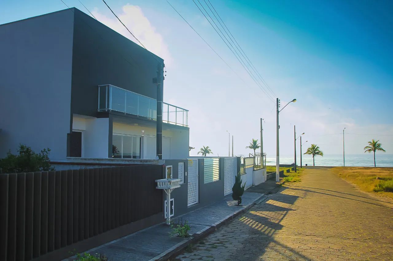 Sobrado alto padrão com vista para o mar 4 quartos piscina área de festas 50m da praia no  - Foto 4