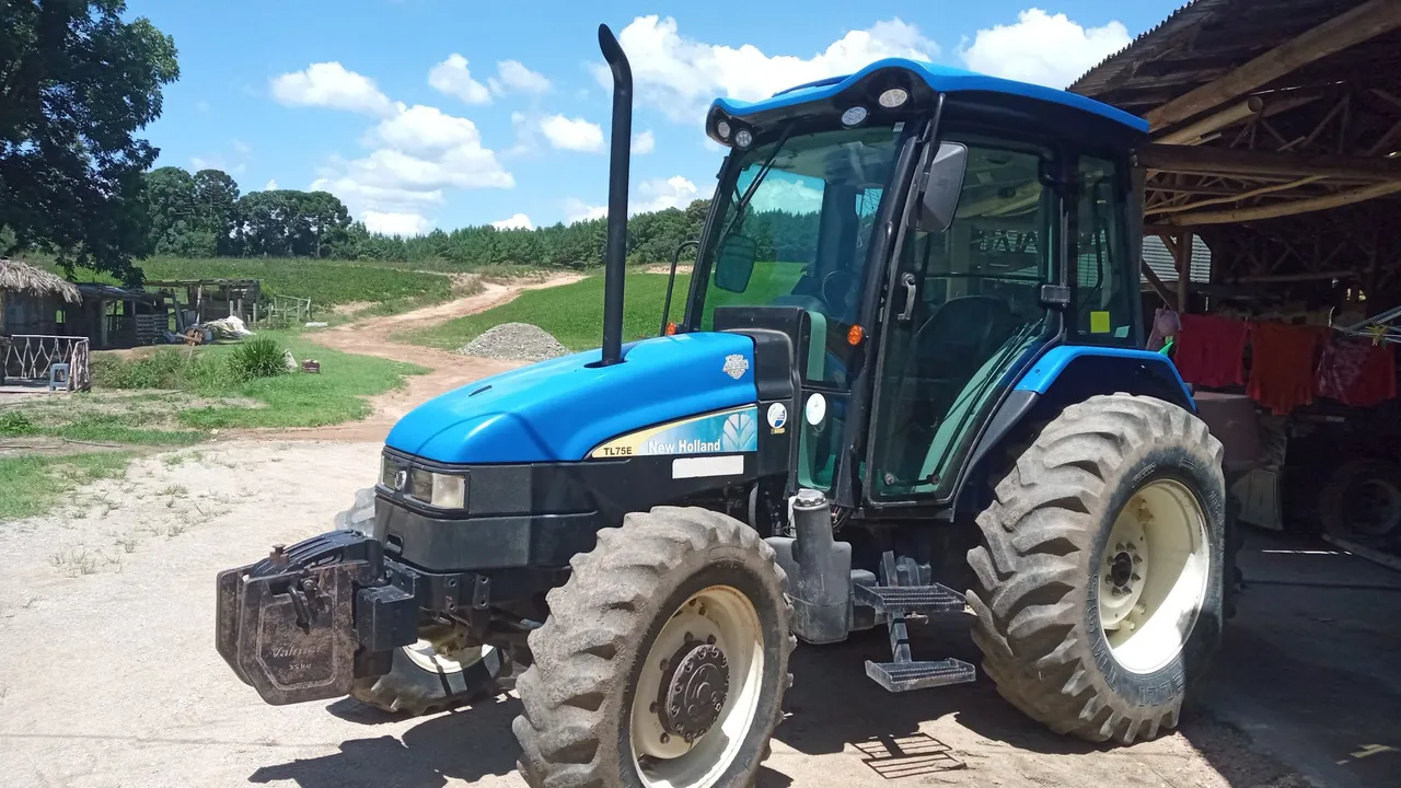 Trator New Holland TL75E