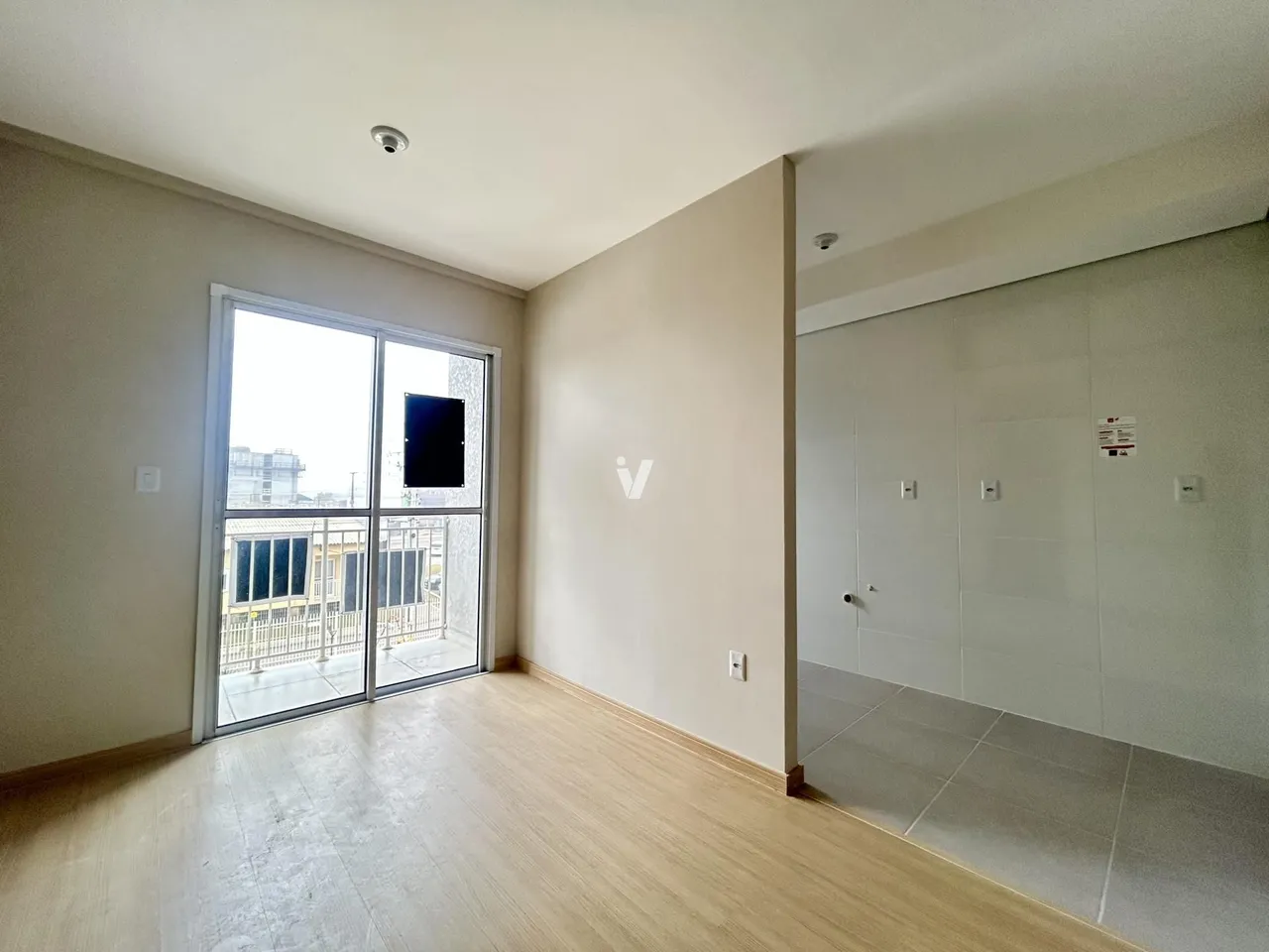 Apartamento com 2 dormitórios sacada e churrasqueira em Camobi!