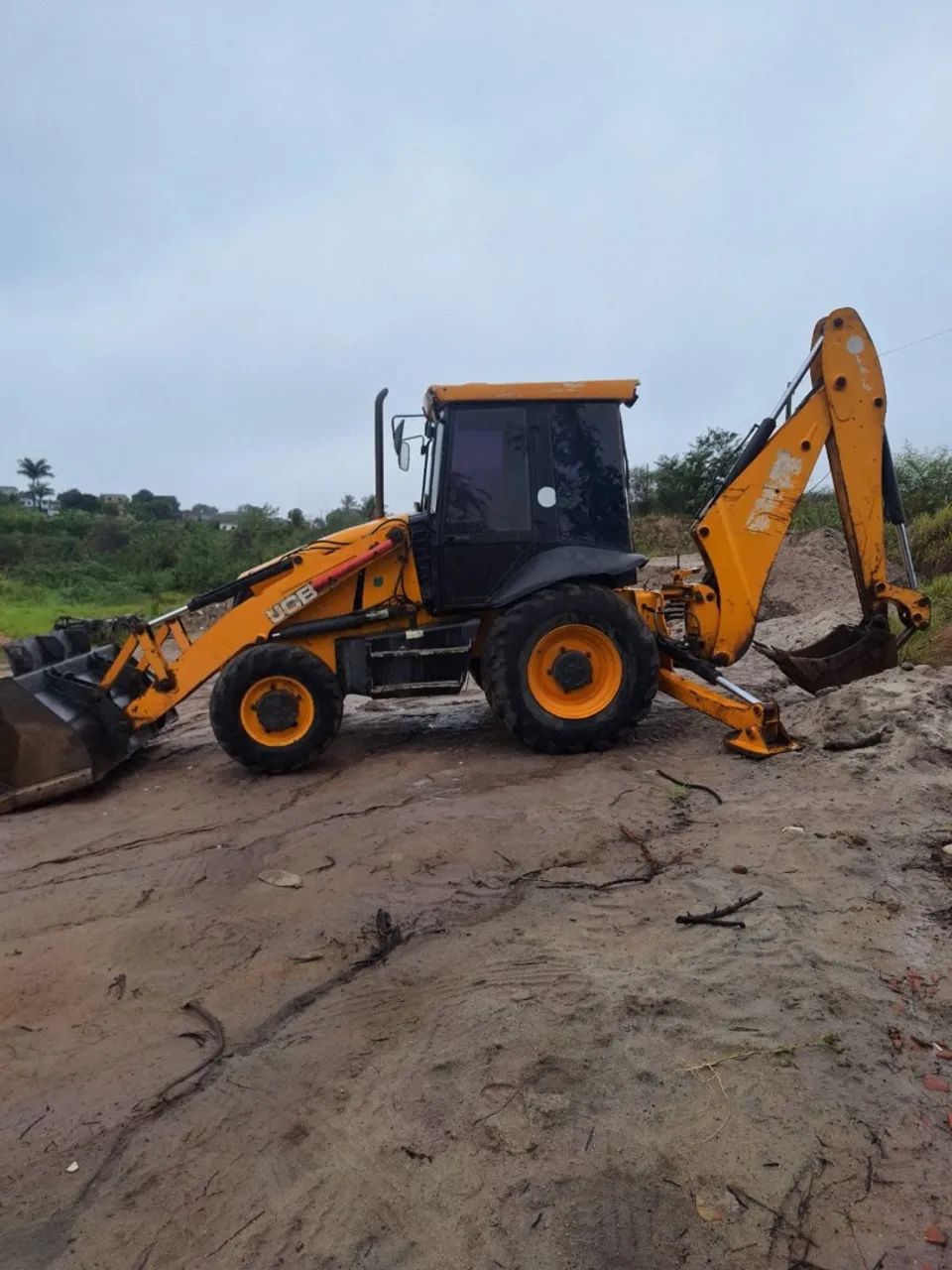 Retroescavadeira JCB