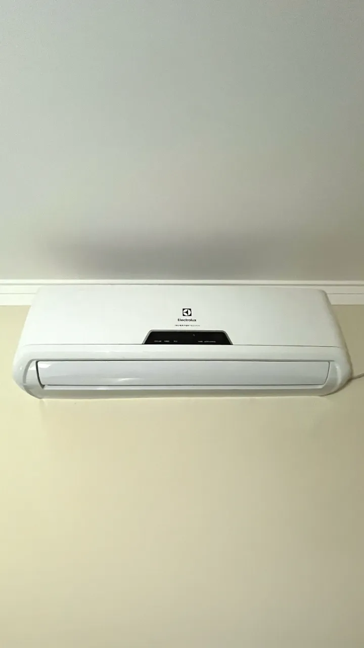 Ar condicionado Electrolux Split Inverter 9000 BTU (Quente e Frio)