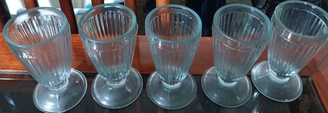 5 copos milkshake