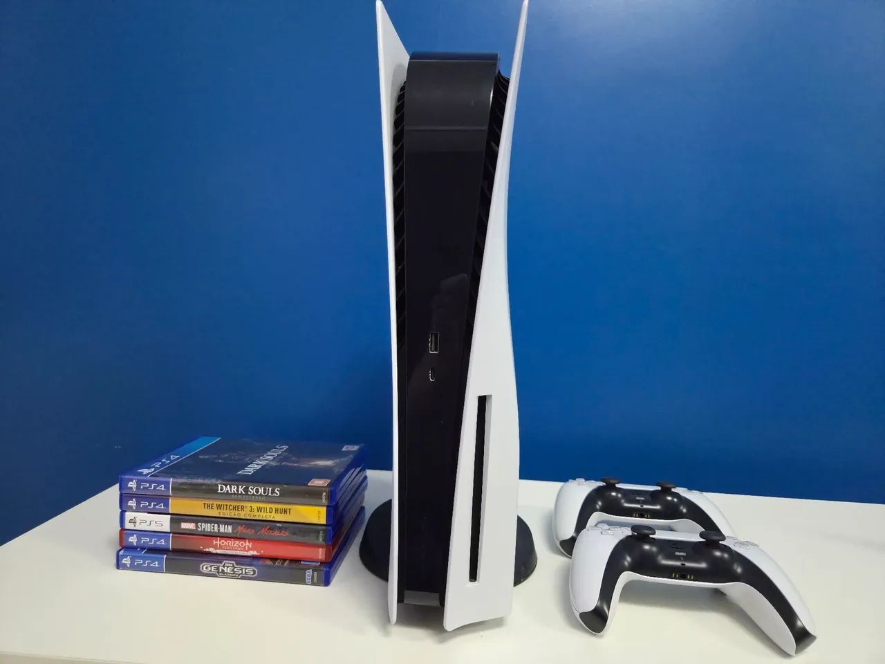 PS5 , em perfeito estado. Com 4 jogos e 2 controles