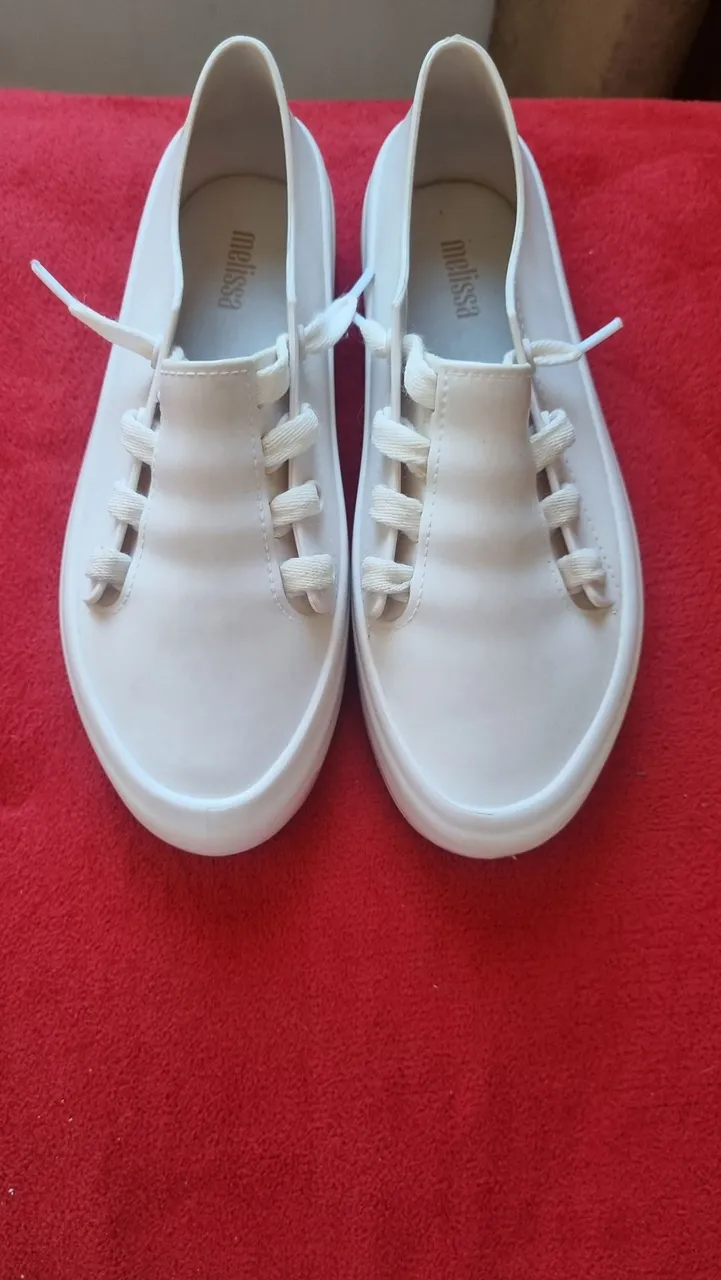 Tênis Melissa Branco R$ 110