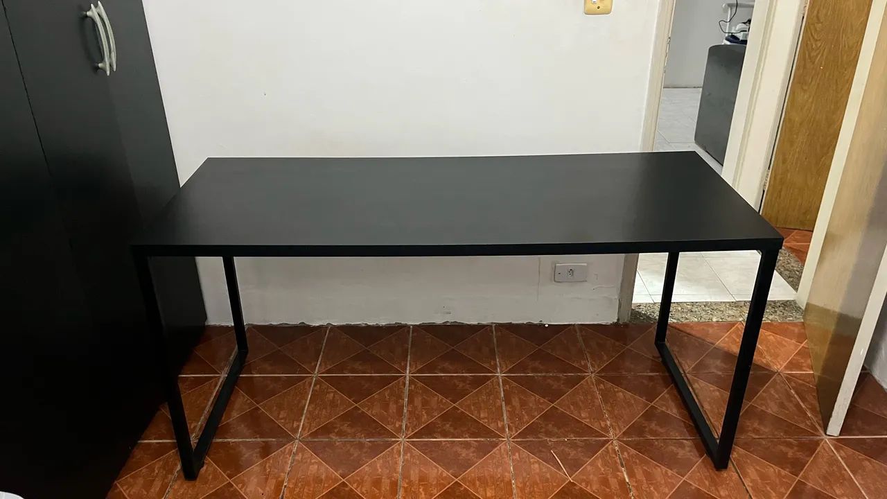 Mesa escrivaninha kuadra 150cm