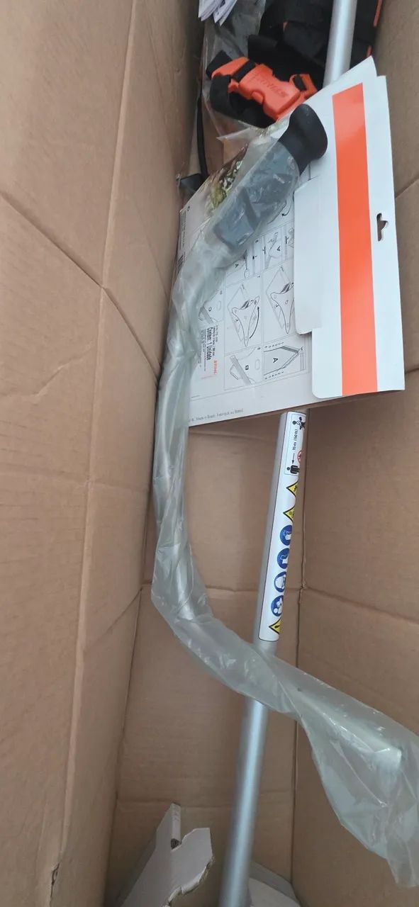 Vendo Roçadeira FS 160 Stilh acompanha peça de fio de corte.  - Foto 2