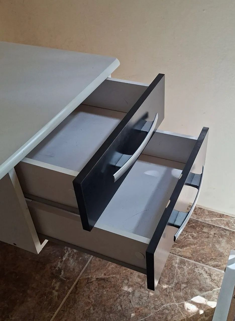 Mesa escritório  MDP com gavetas  - Foto 5