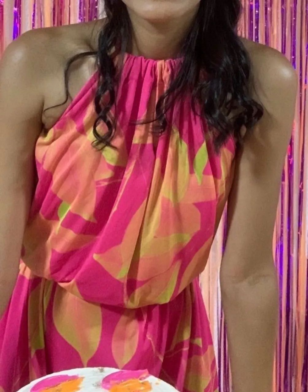 Vestido longo estampado rosa e laranja. - Foto 4