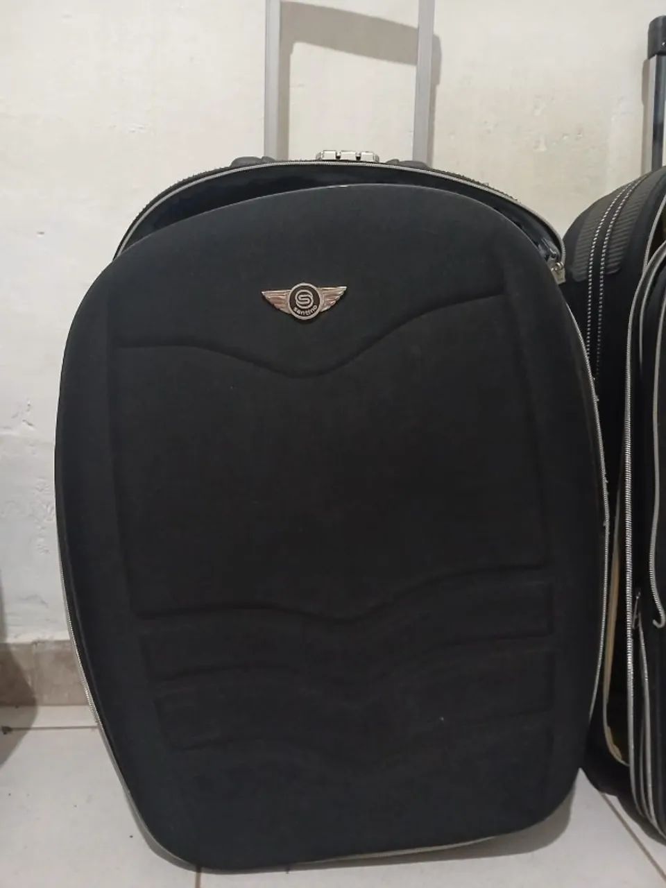 Kit com 3 Malas de Viagem com Rodinhas - Usadas - Foto 4