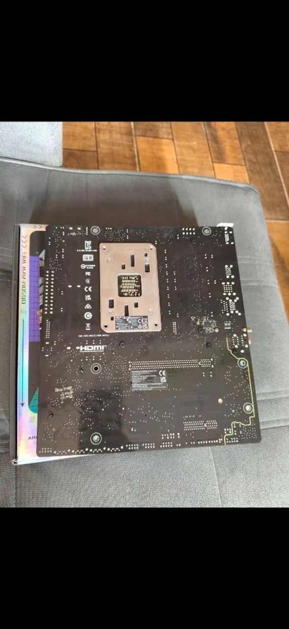Placa mãe AMD AM5 ASUS B650M AYW WIFI/BLUETOOTH, NOVA LACRADA - Foto 2