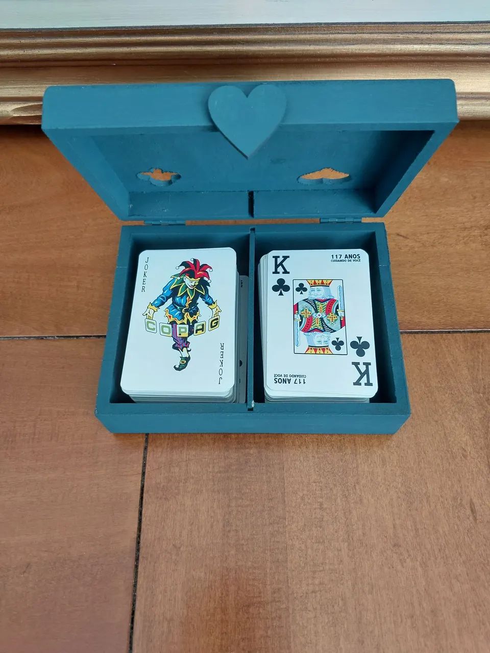 Caixa Porta Baralho com Dois Jogos de Baralho  - Foto 3