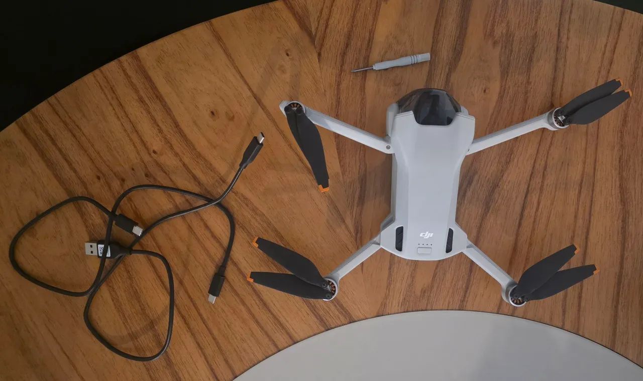Drone DJI mini 3 com combo fly mor
