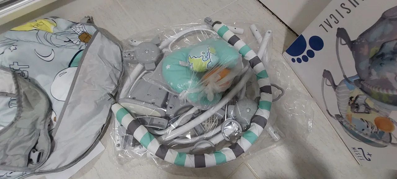 Cadeirinha de descanso Dican tema espacial, bem conservada. - Foto 3