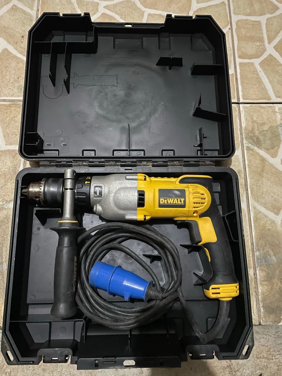Dewalt 5/8" Impact Drill D21570-B2
