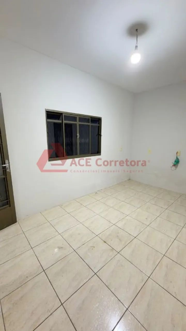 Casa com 3 Dormitórios e Garagem Coberta - Foto 5