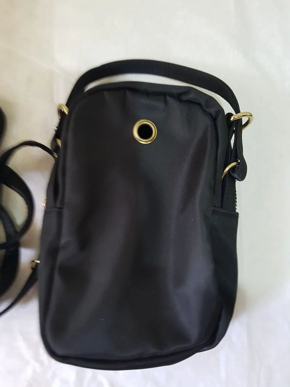 Bolsa preta e dourada - Foto 3