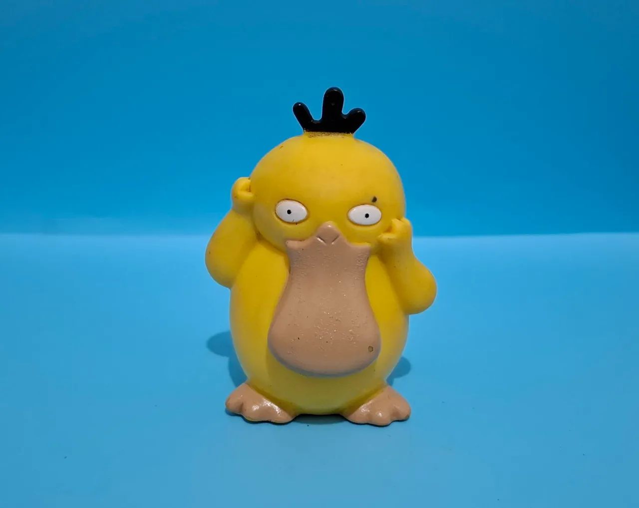 Pokemon Psyduck Miniatura Vintage Original Estrela