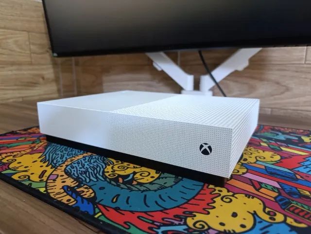 Xbox One S - SEM CONTROLE