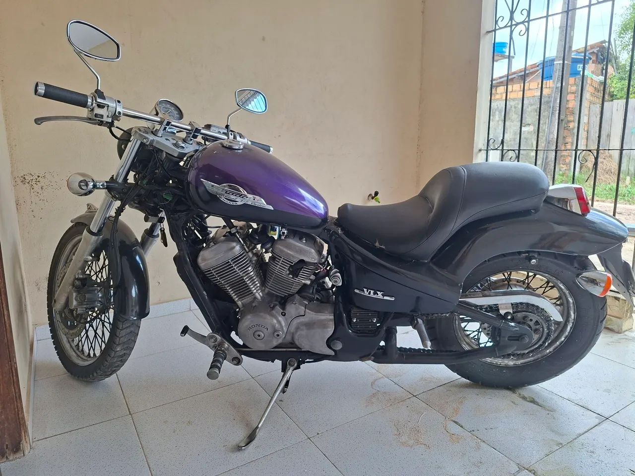 Shadow 600 