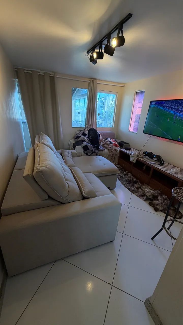 Sofá de 5 mil por 3.499- pouquíssimo usado + 2 forros para ele - Foto 4