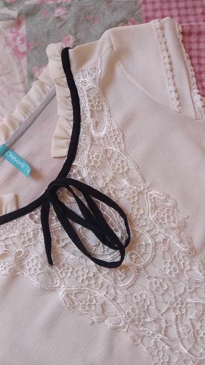 Blusa com renda - Foto 2