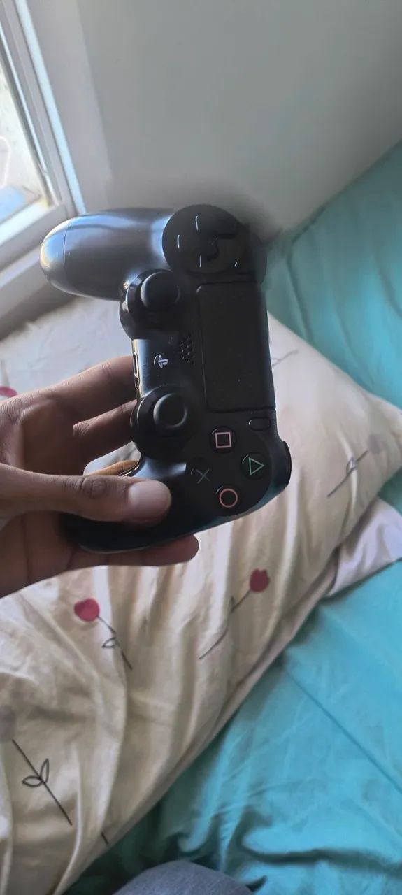 PS4 1 terá bite COM SSD um controle. - Foto 2