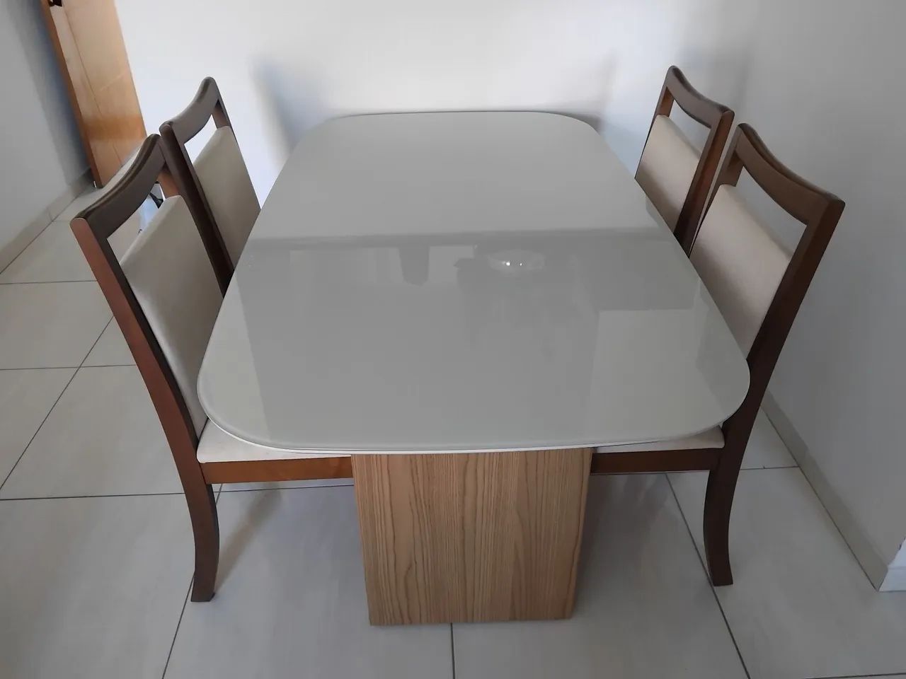Mesa de jantar laqueada65573821714689120