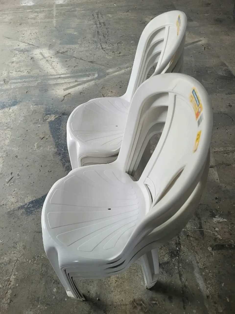 cadeiras plásticas brancas monobloco sem braço - Foto 5