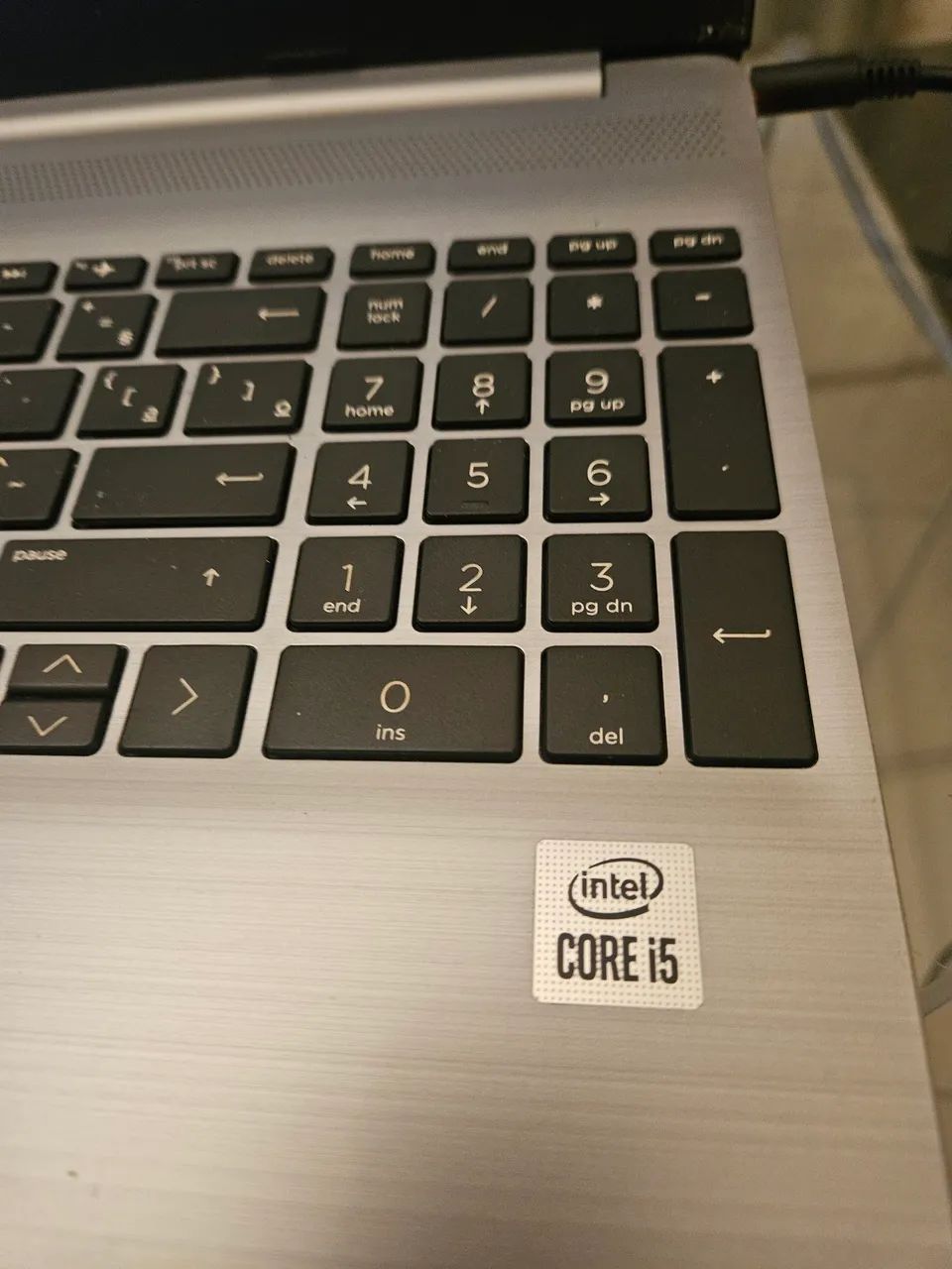 Vendo notbook  hp defeito 10 geração  - Foto 2