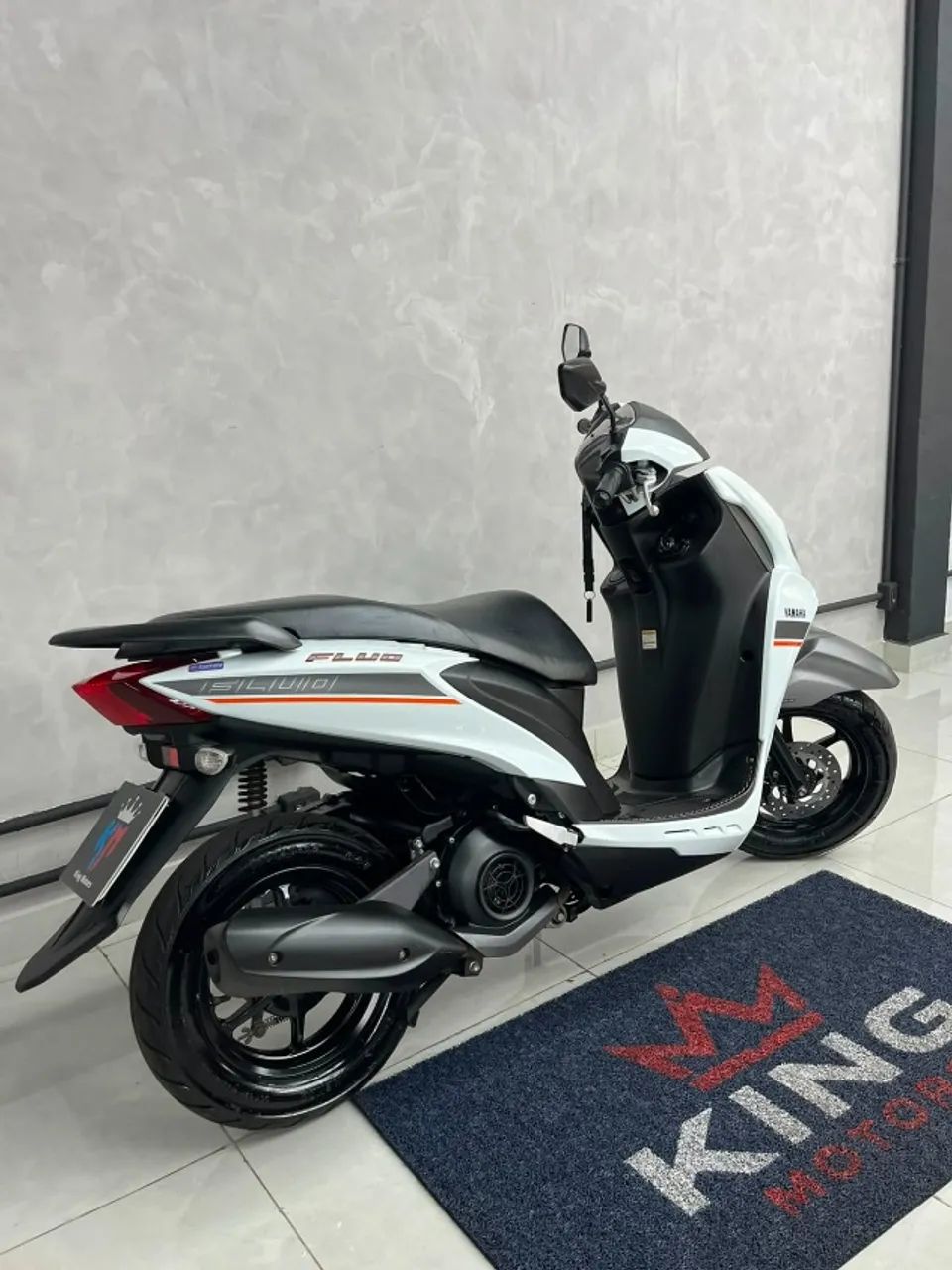 FLUO 125 - Foto 2