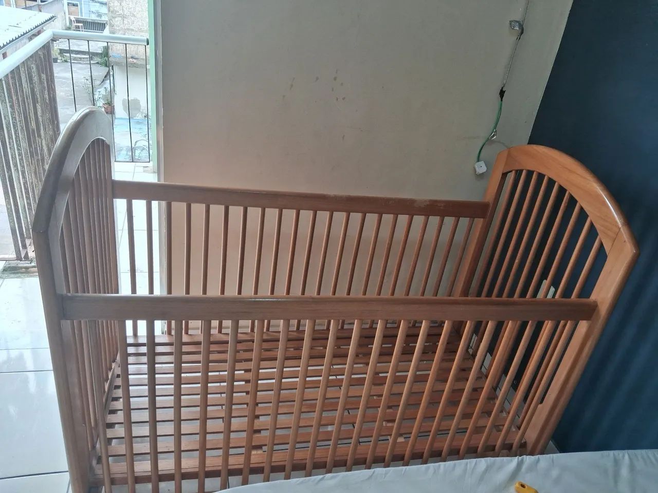 Berço de madeira maciça  - Foto 2