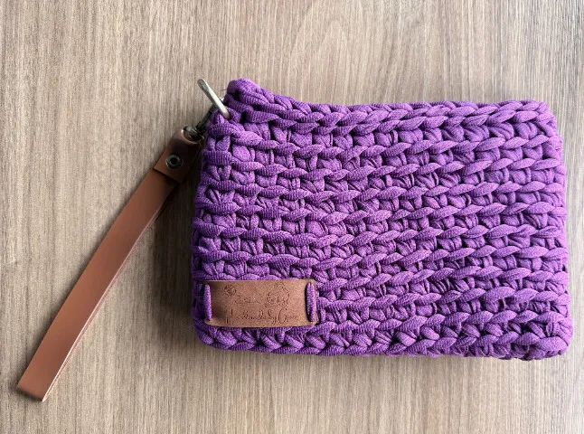 Bolsa de mão (clutch) em crochê - NOVA