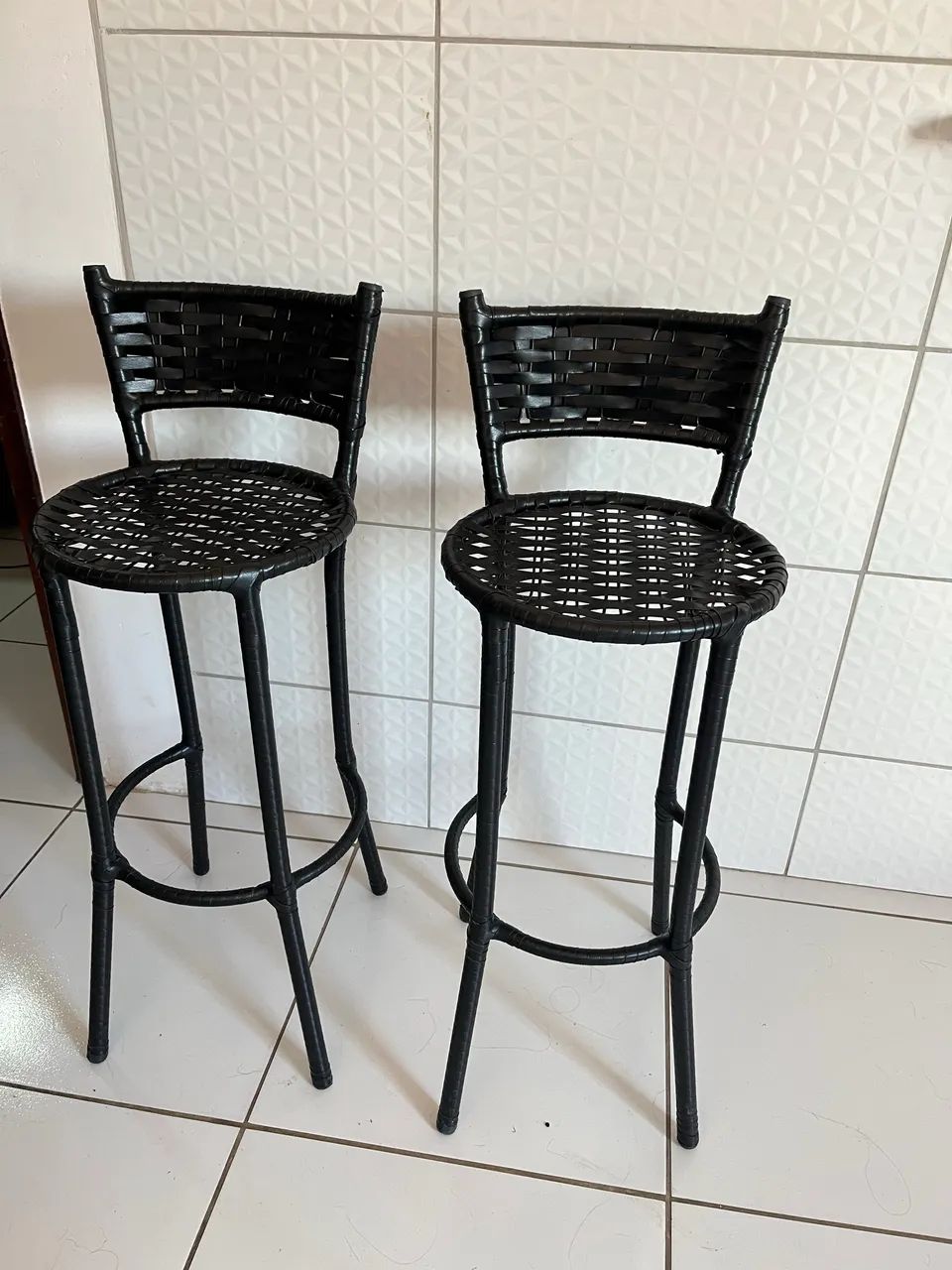Vende- se 2 cadeiras bancadas  - Foto 2