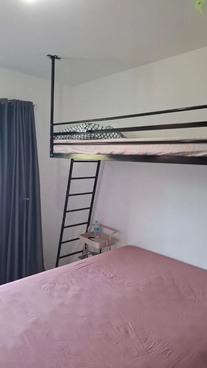 Cama solteiro aérea 