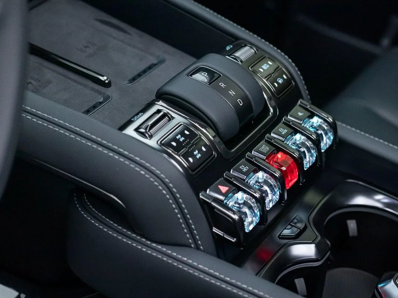Denza B5 SUV híbrido plug-in, foto 6 de 13