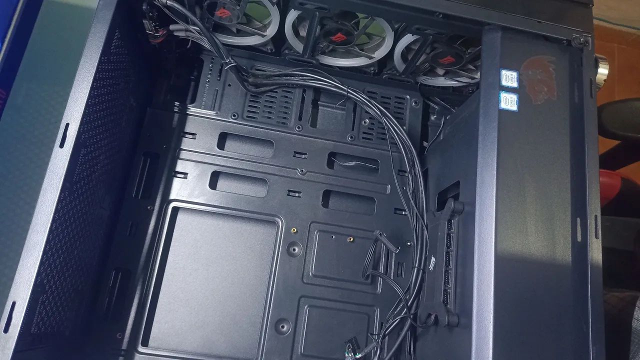 Gabinete PC Pouter 2  - Foto 3