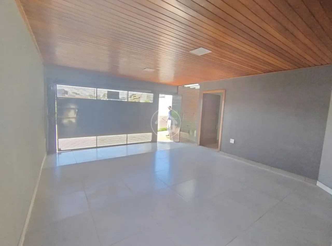 IMÓVEL COM 3 QUARTOS SENDO 1 SUITE - Foto 2