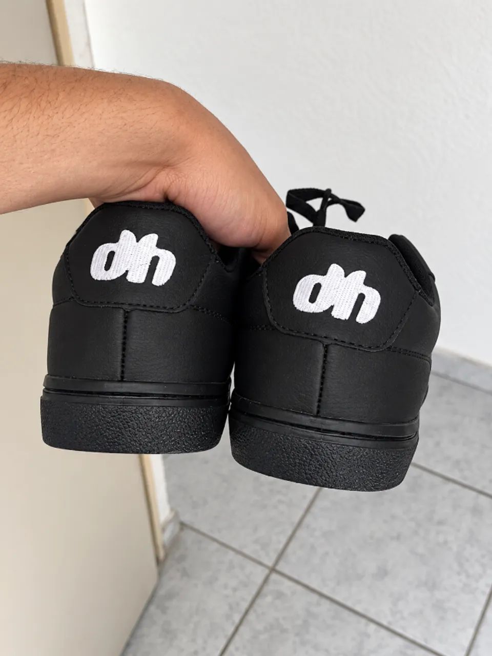 Tênis DoneHead - Ótimo estado - Foto 3