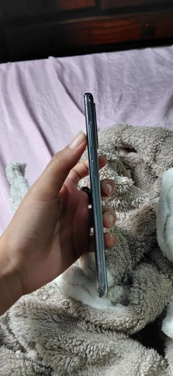 Vende s20 plus  8 de ram 128 gb - Foto 2