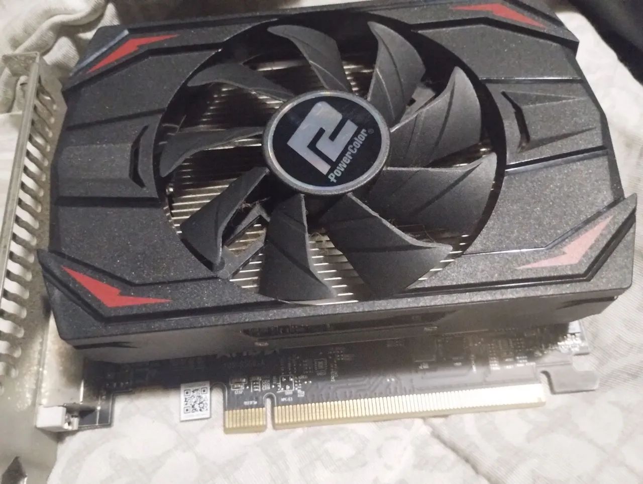 Placa de vídeo powercolor RX 550 4gb - Foto 2