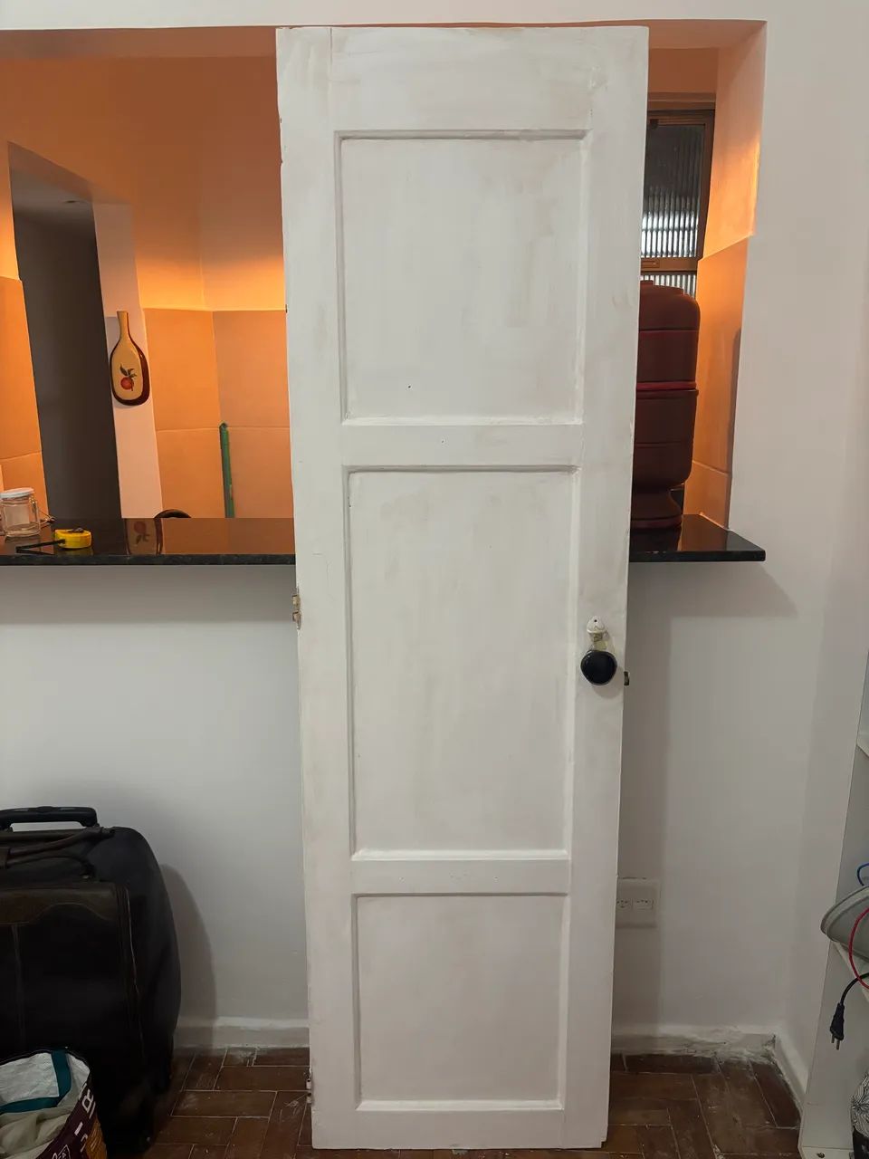 Porta de madeira maciça antiga 