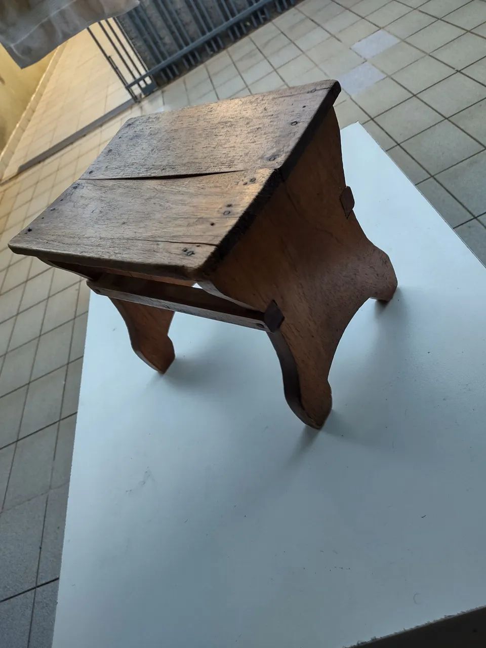 BANQUINHO de madeira  - Foto 2