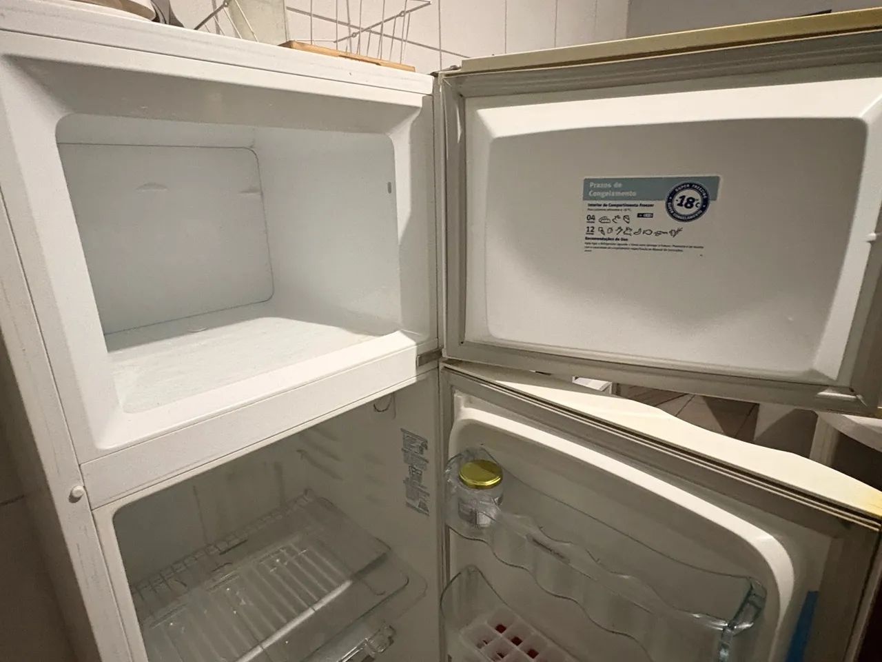 Vende-se Geladeira Eletrolux em ótimo funcionamento  - Foto 3