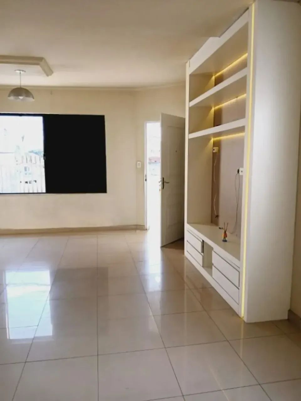 Casa Ampla com 4 Dormitórios e Hidromassagem na Vila Iapi  Taubaté/SP - Foto 3