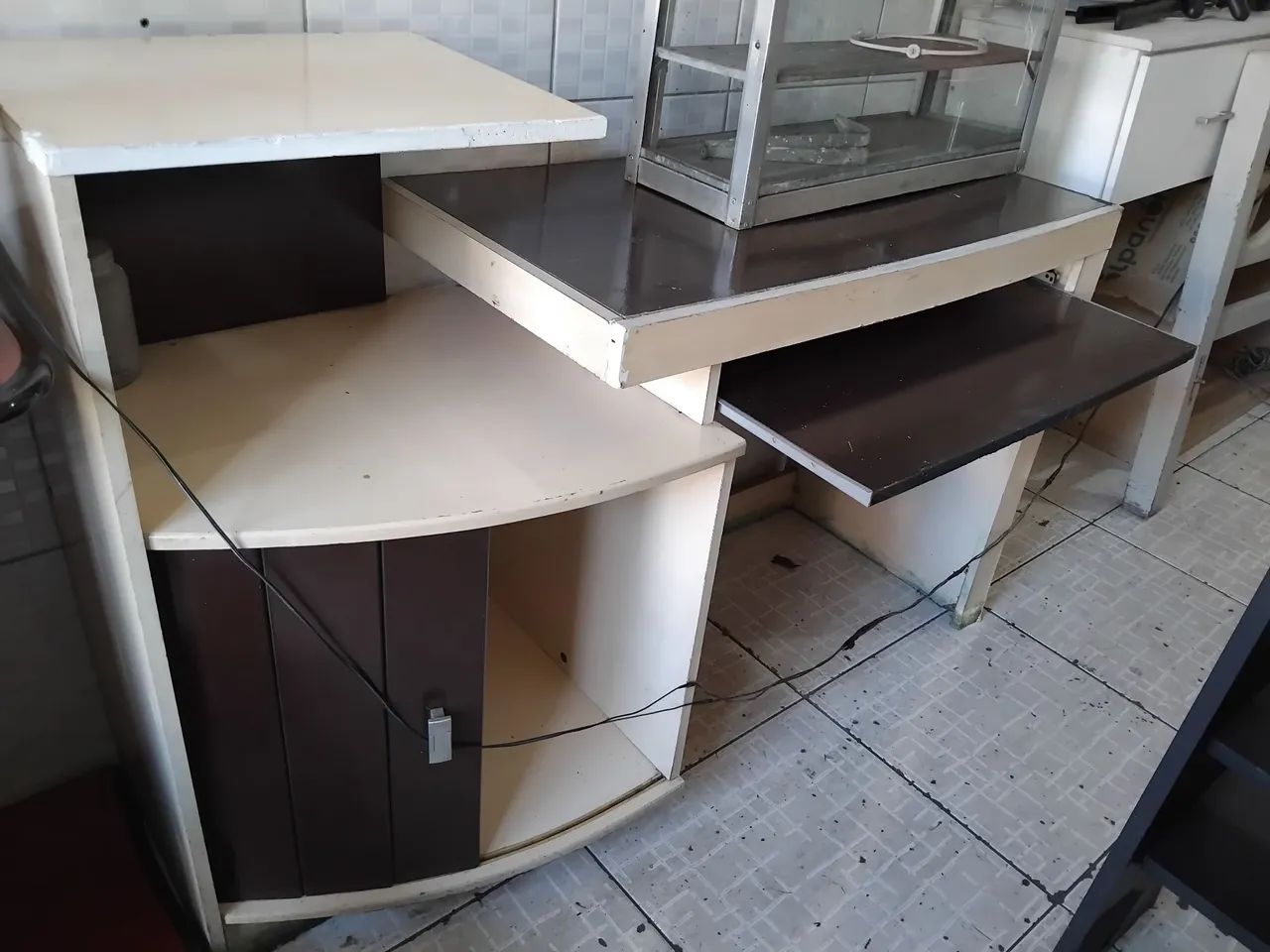 Rack para computador e TV em bom estado. - Foto 2