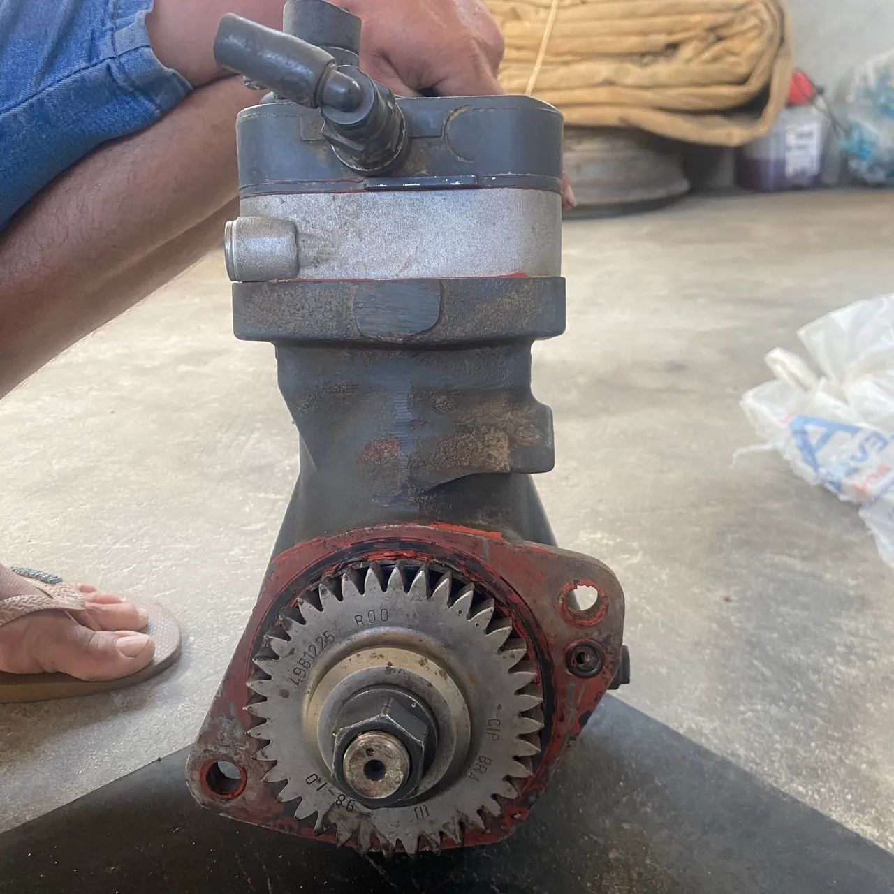 COMPRESSOR DE AR DO FORD CARGO - Foto 4