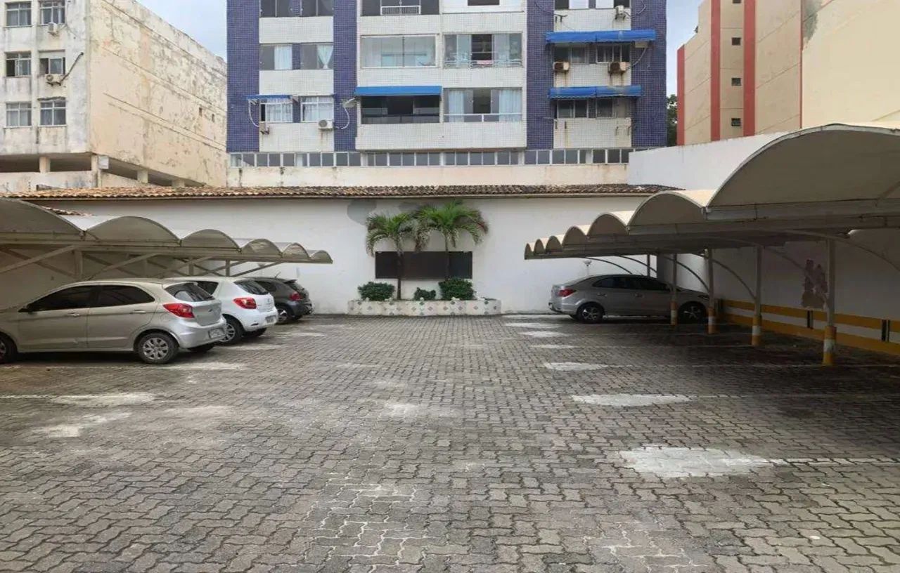 GALPÃO BEM LOCALIZADO E ESTRUTURADO  NO COSTA AZUL