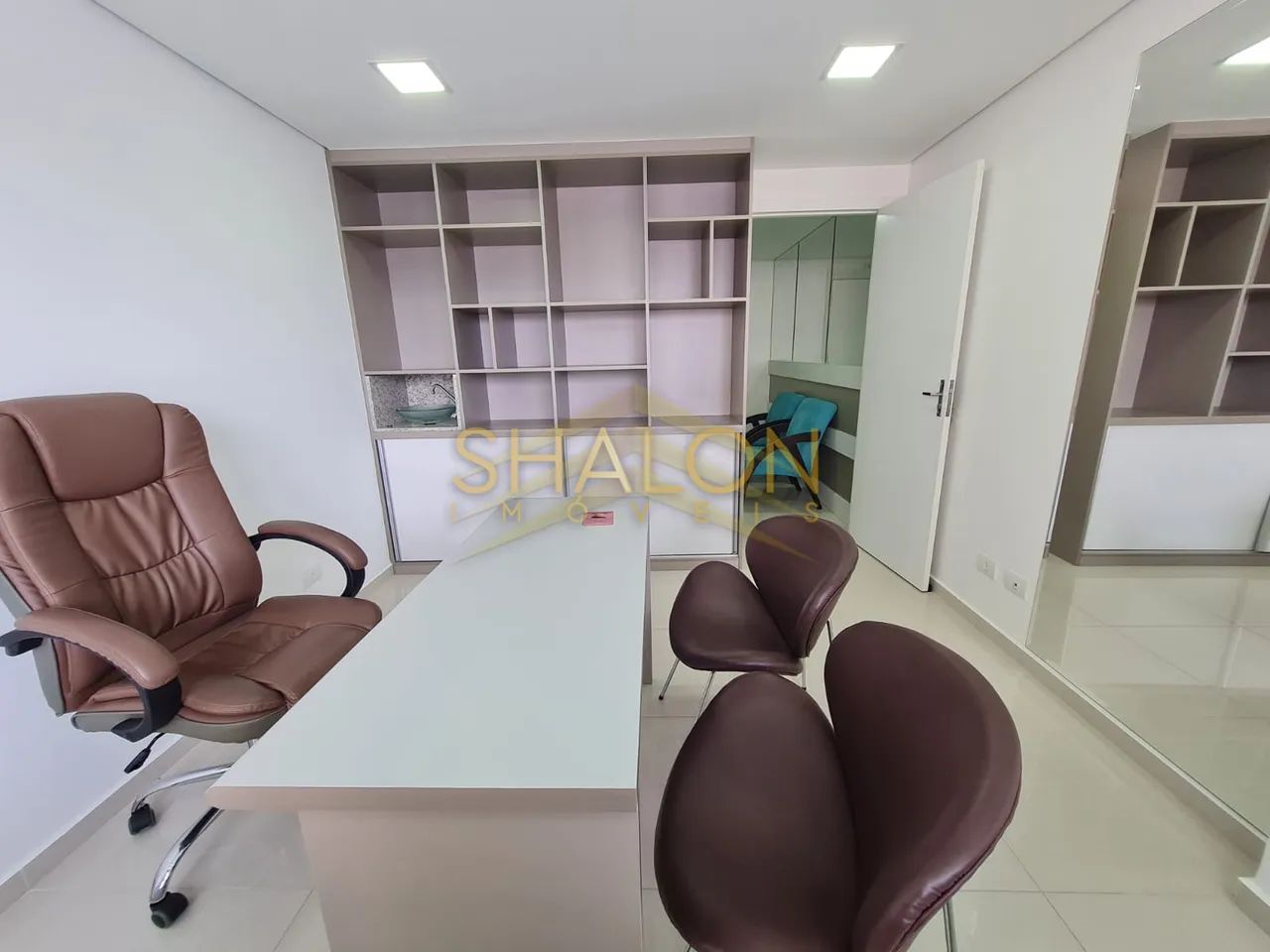 CONJUNTO COMERCIAL, MOBILIADO, ANDAR ALTO, CENTRO, PROXIMO A PRAÇA TIRADENTES - Foto 2