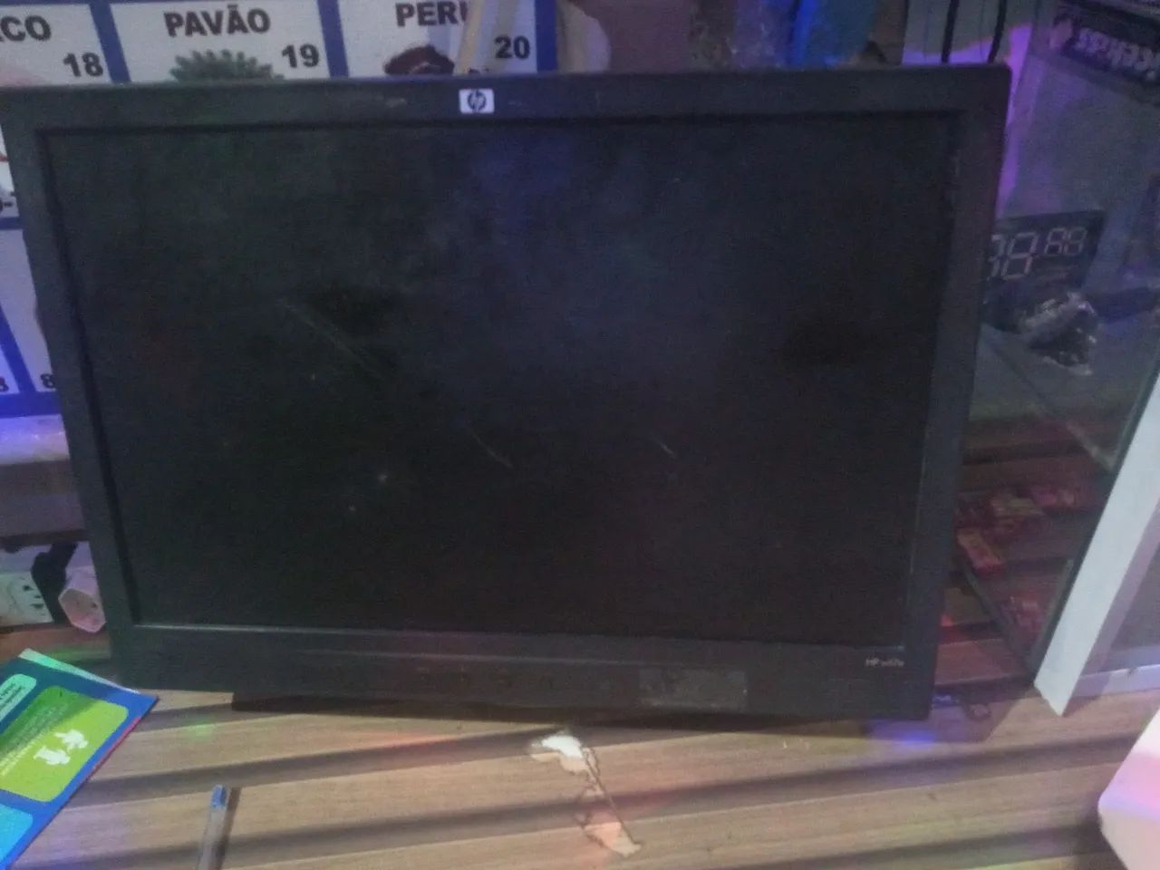Monitor Hp sem base